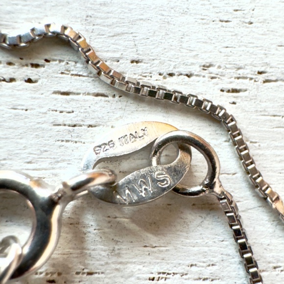 925 Sterling Silver Round Slider Pendant On Box Chain Necklace - Picture 7 of 8